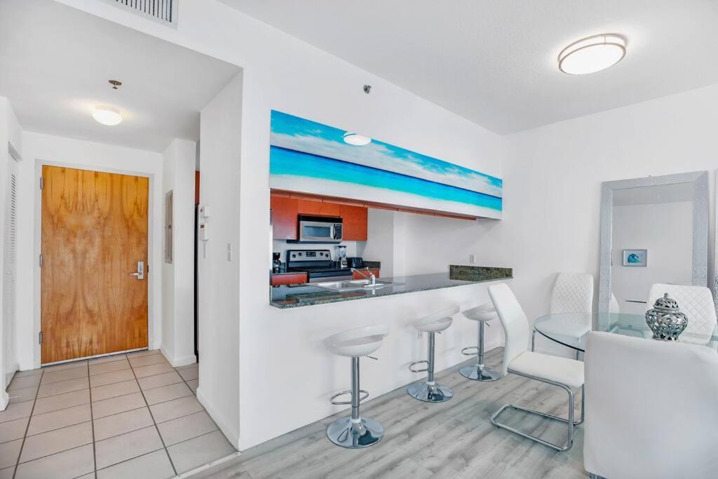 Amazing Penthouse In Beautiful Brickell 42 Floor!! Free Garage Parking Apartamento *
