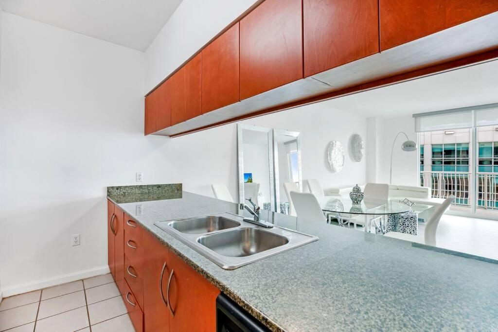 Amazing Penthouse In Beautiful Brickell 42 Floor!! Free Garage Parking Apartamento Miami